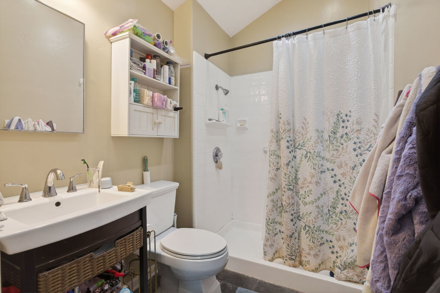 21-web-or-mls-Upmarketmedia_80-82Sea-063