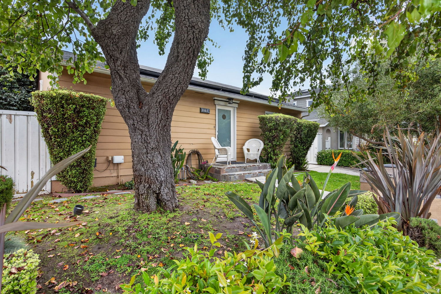 3-web-or-mls-Upmarketmedia_80-82Sea-007