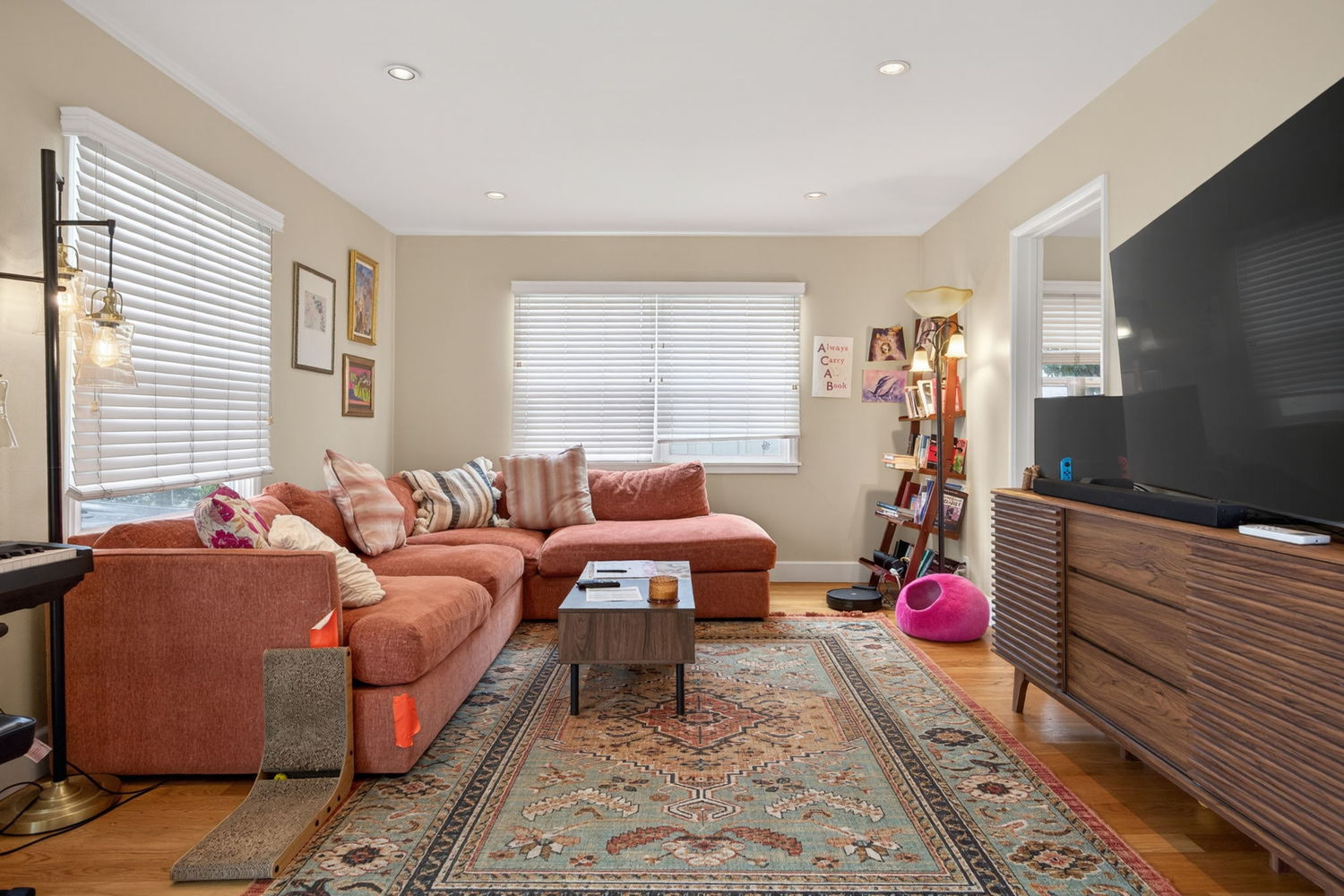 4-web-or-mls-Upmarketmedia_80-82Sea-010