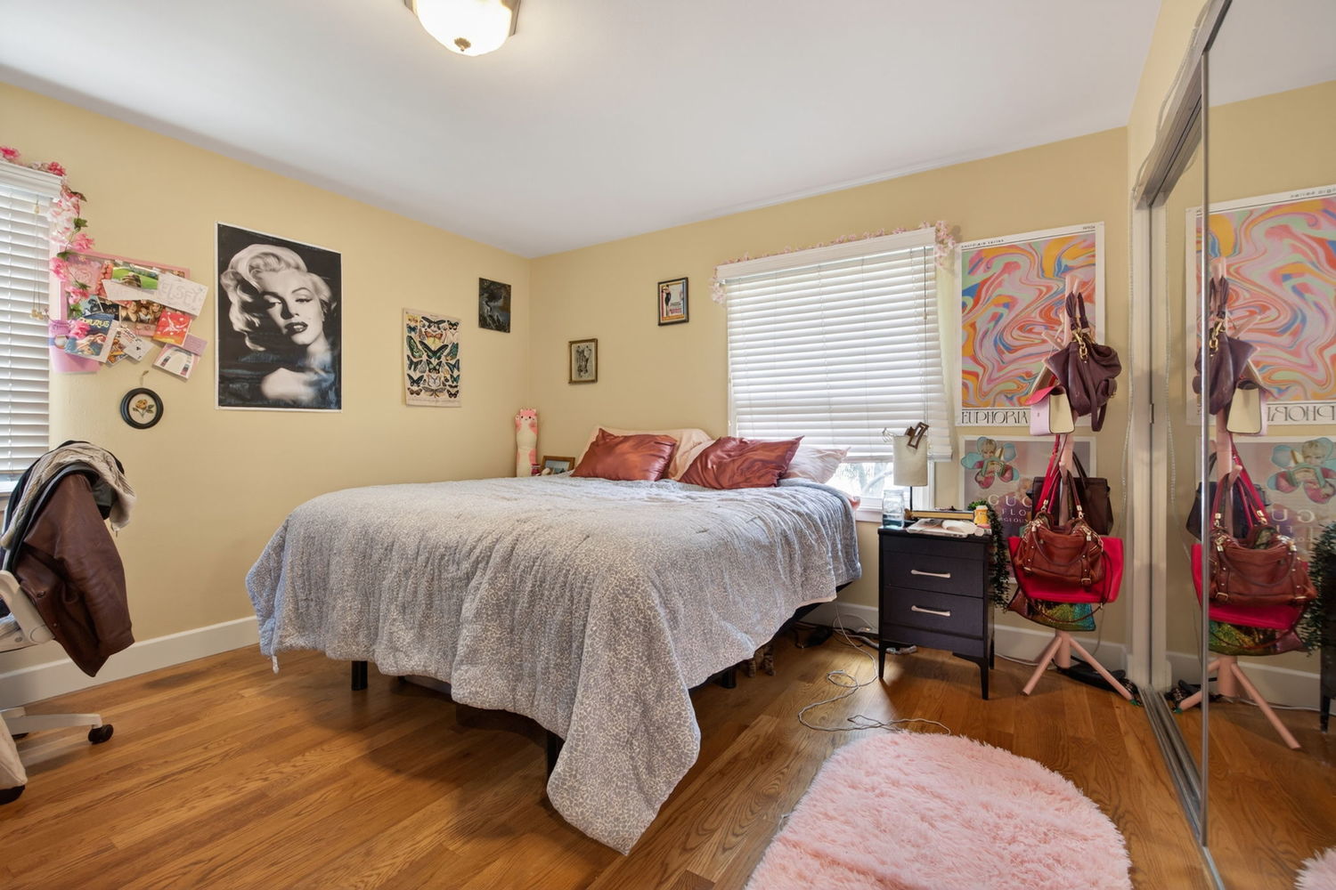 8-web-or-mls-Upmarketmedia_80-82Sea-022