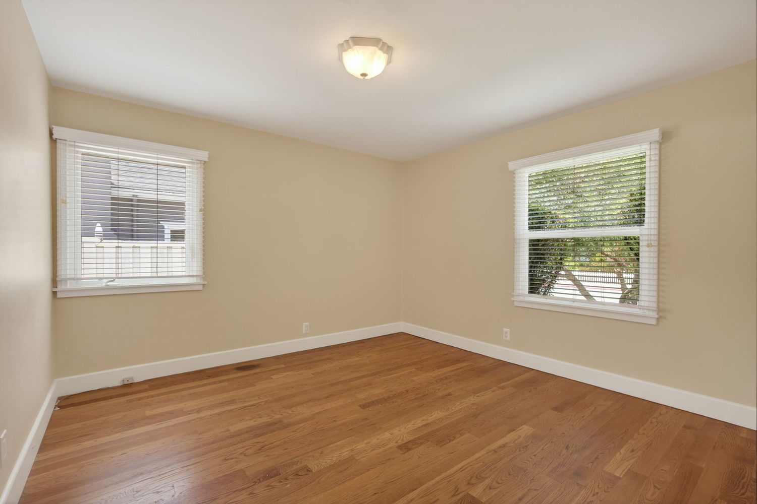38-web-or-mls-UpmarketMedia-80SSe-043