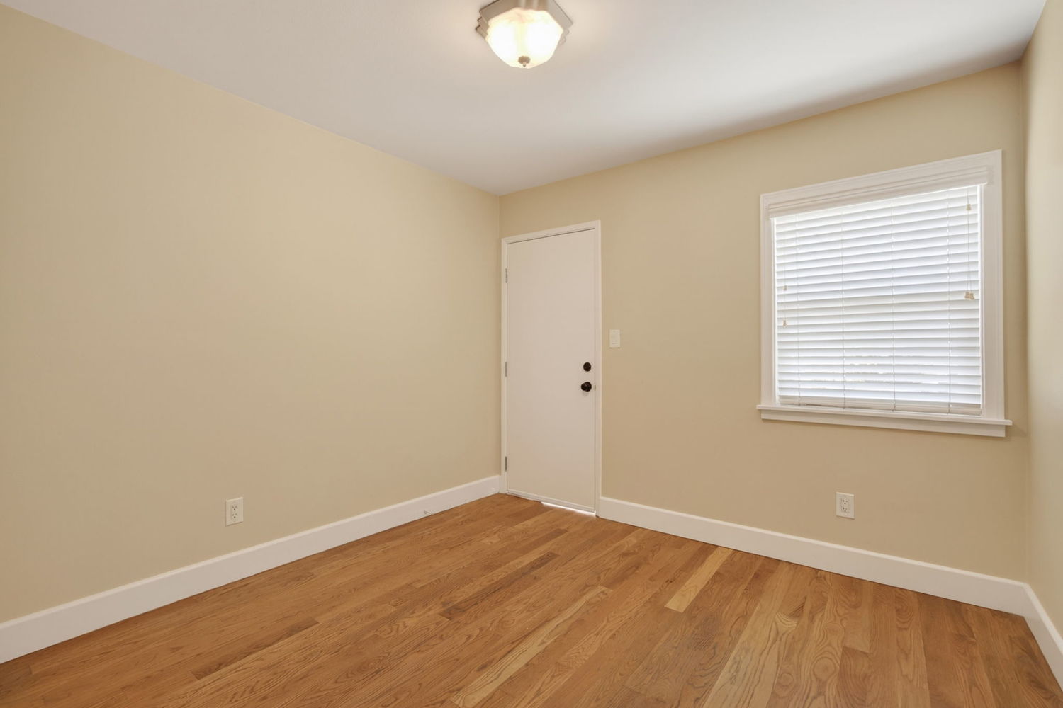 42-web-or-mls-UpmarketMedia-80SSe-055