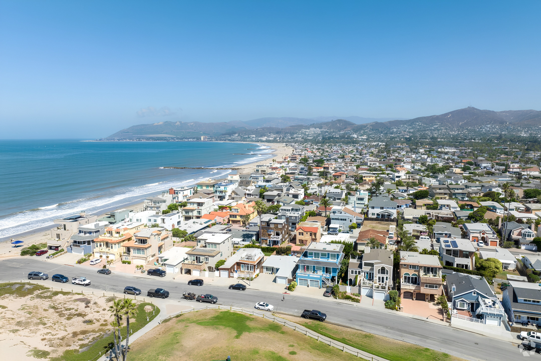 Beach homes along the Ventura, California coastline
