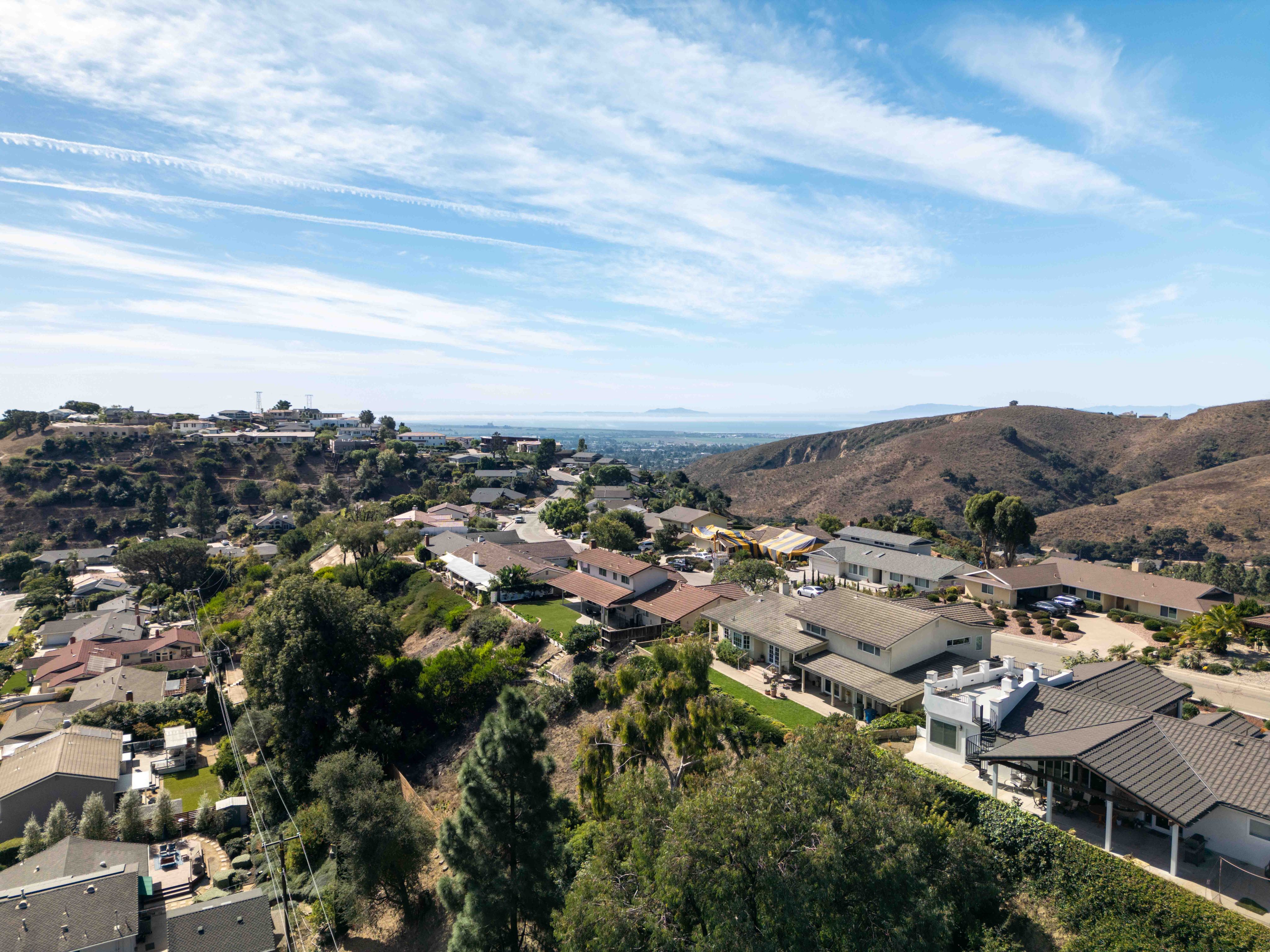 Ventura hillside homes overlooking the surrounding hills and Pacific Ocean