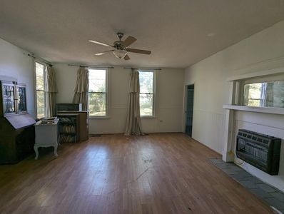 PXL_20241118_190828363