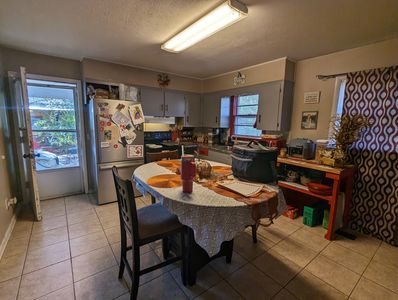 PXL_20241122_185156198