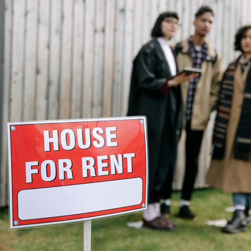 The 'Should I Rent It Out?' Dilemma: When to List, When to Lease