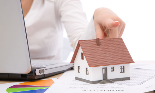 Waiting to Sell After the Holidays? How to…