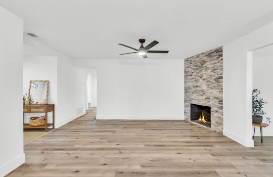 6821 Lonicera Drive-12