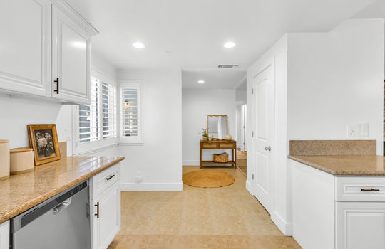 6821 Lonicera Drive-26