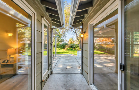 6821 Lonicera Drive-48