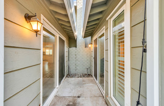 6821 Lonicera Drive-49