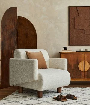 Stylish-composition-of-modern-cozy-living-room-interior1-300xAUTO