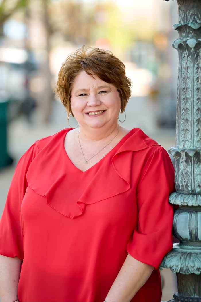 Dian Blankenship Headshot 1 (1)