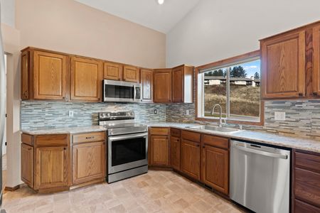 Inside-Spokane-Hutton View-11