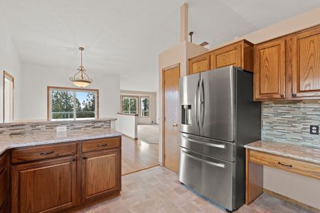 Inside-Spokane-Hutton View-13