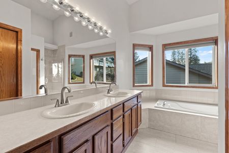 Inside-Spokane-Hutton View-17