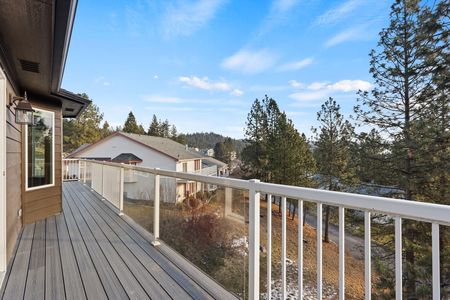 Inside-Spokane-Hutton View-30