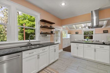 Inside-Spokane-9th-17