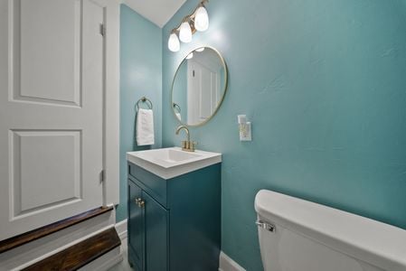 Inside-Spokane-9th-21