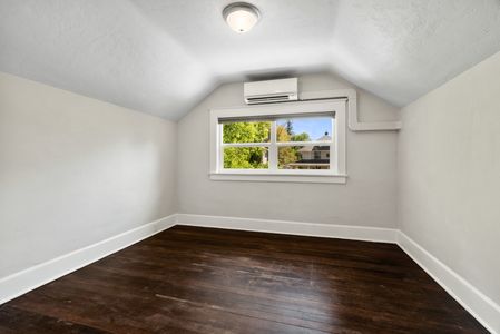 Inside-Spokane-9th-28