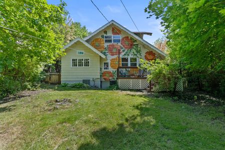 Inside-Spokane-9th-41