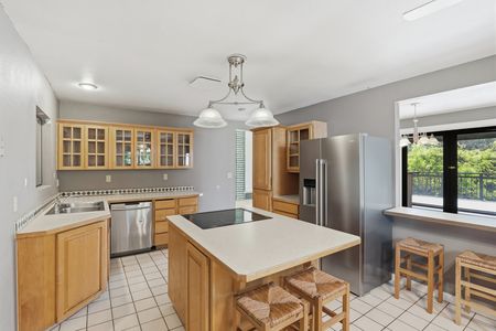 13_6422 e 17th ave