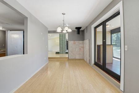 20_6422 e 17th ave