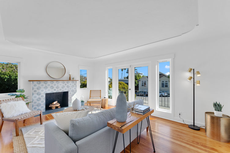 718 3rd Living After