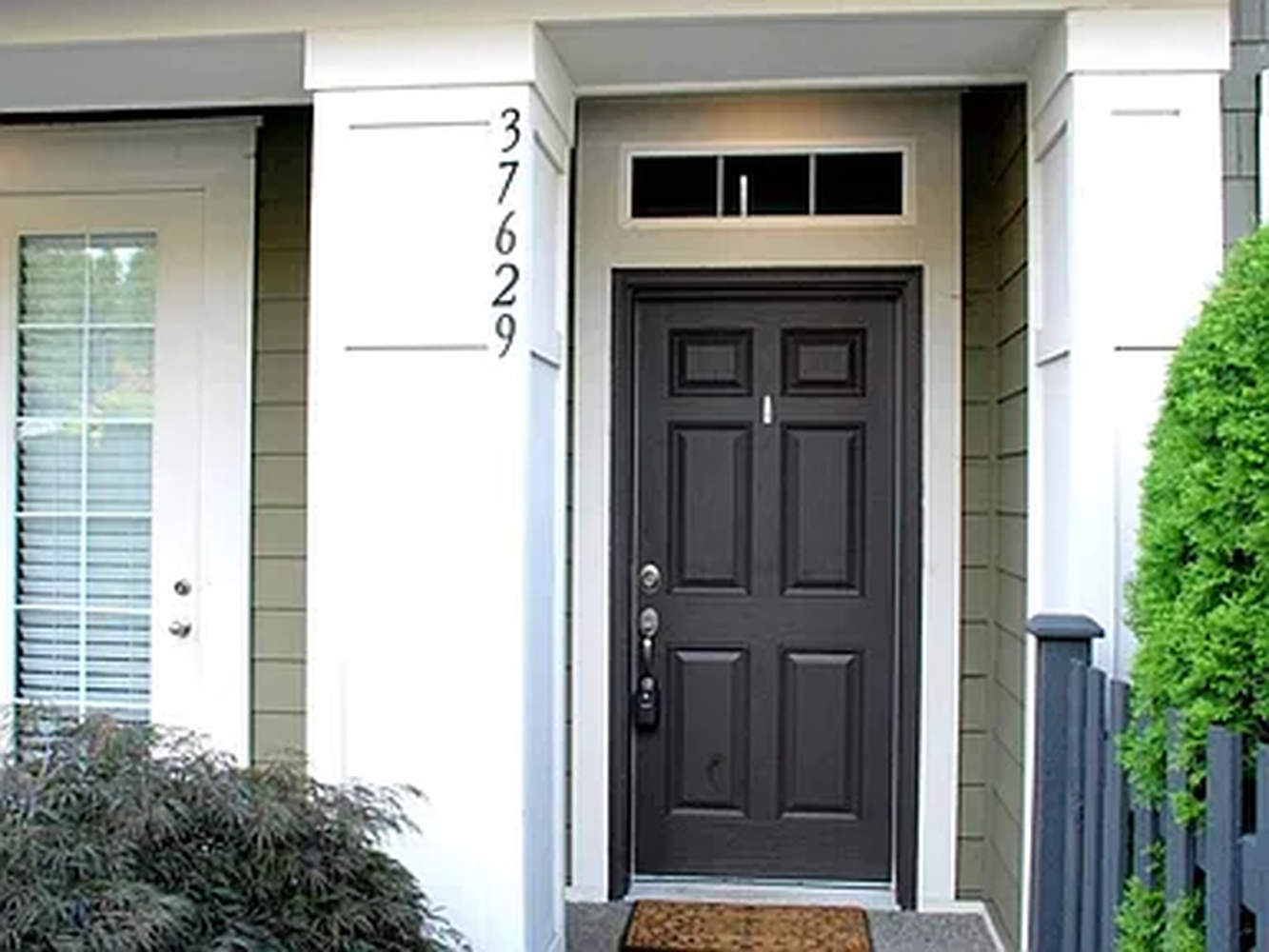 3eb9a990beed437c8dc15dbd564f5a2a-cc_ft_384