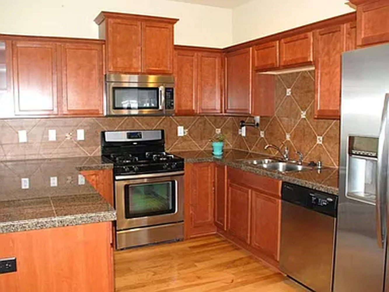 cbe7c4decbf92470a0144912ae2910c9-cc_ft_384