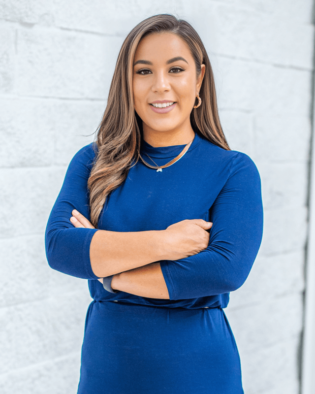 Closer Headshot Blue Allie (1)