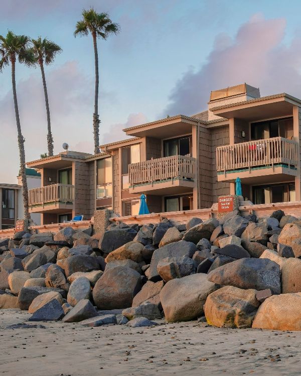 Oceanside in California during sunset(1)