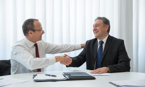 đ How to Win a Bidding War Without …