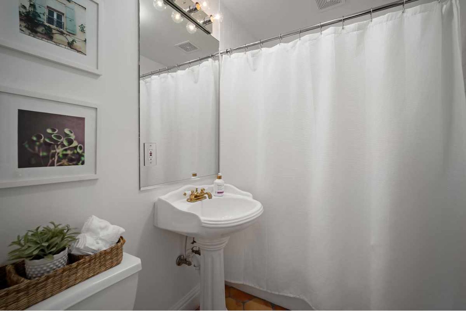 427 Woodland Dr-03530