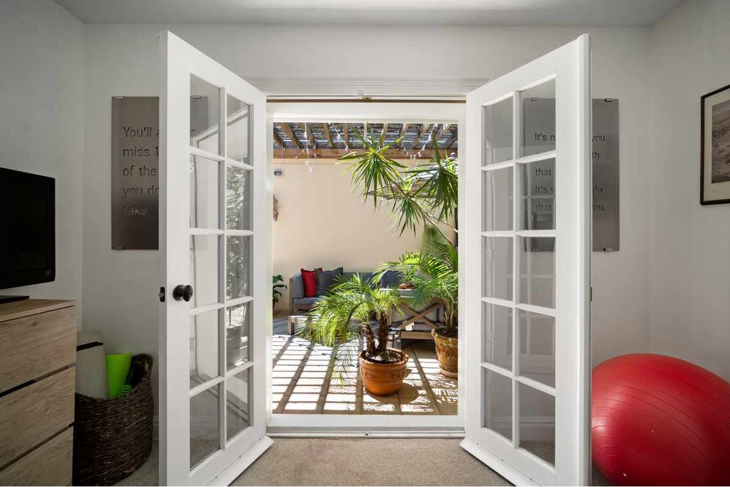 427 Woodland Dr-03545