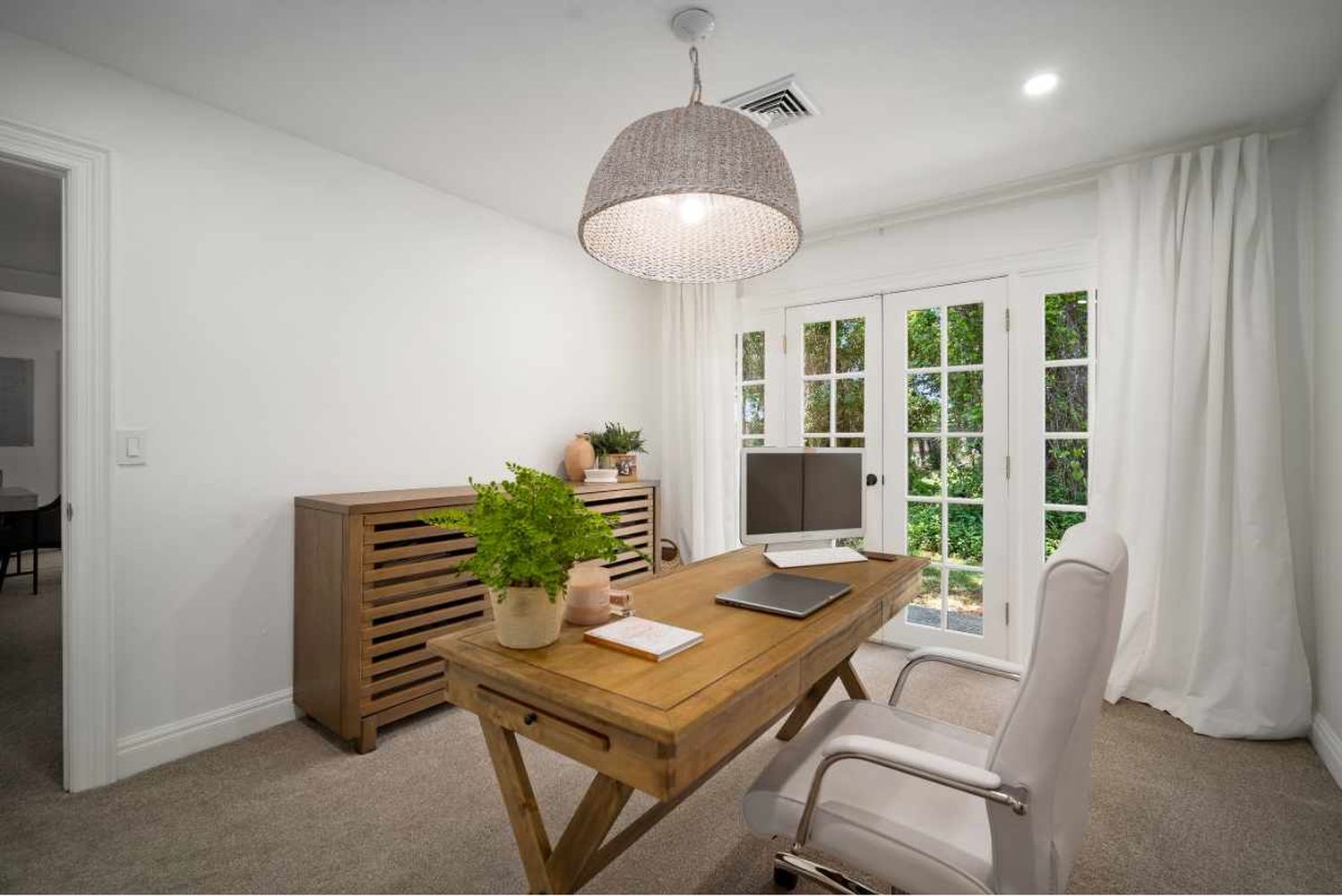 427 Woodland Dr-03562