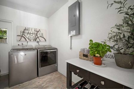 427 Woodland Dr-03566