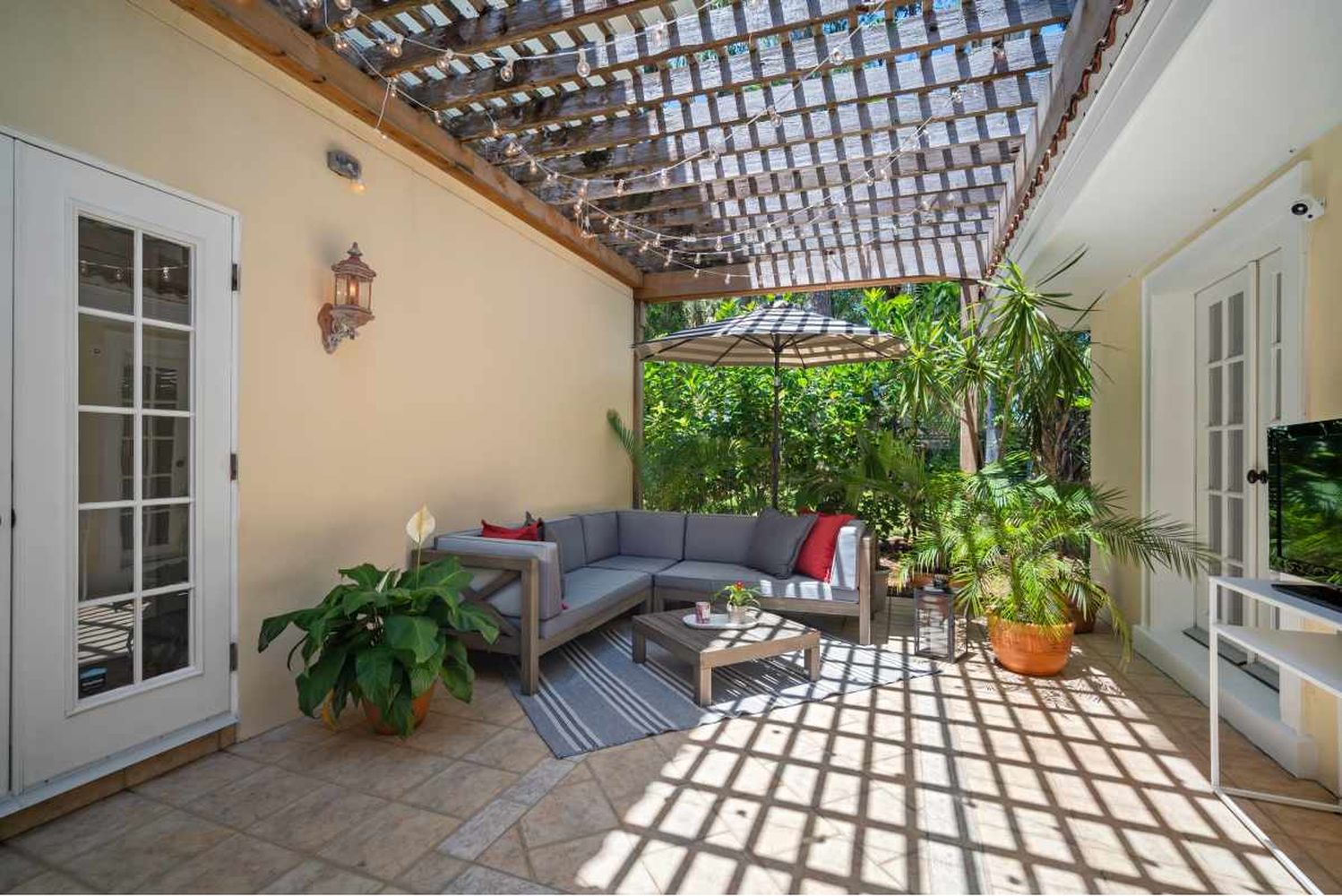 427 Woodland Dr-03737