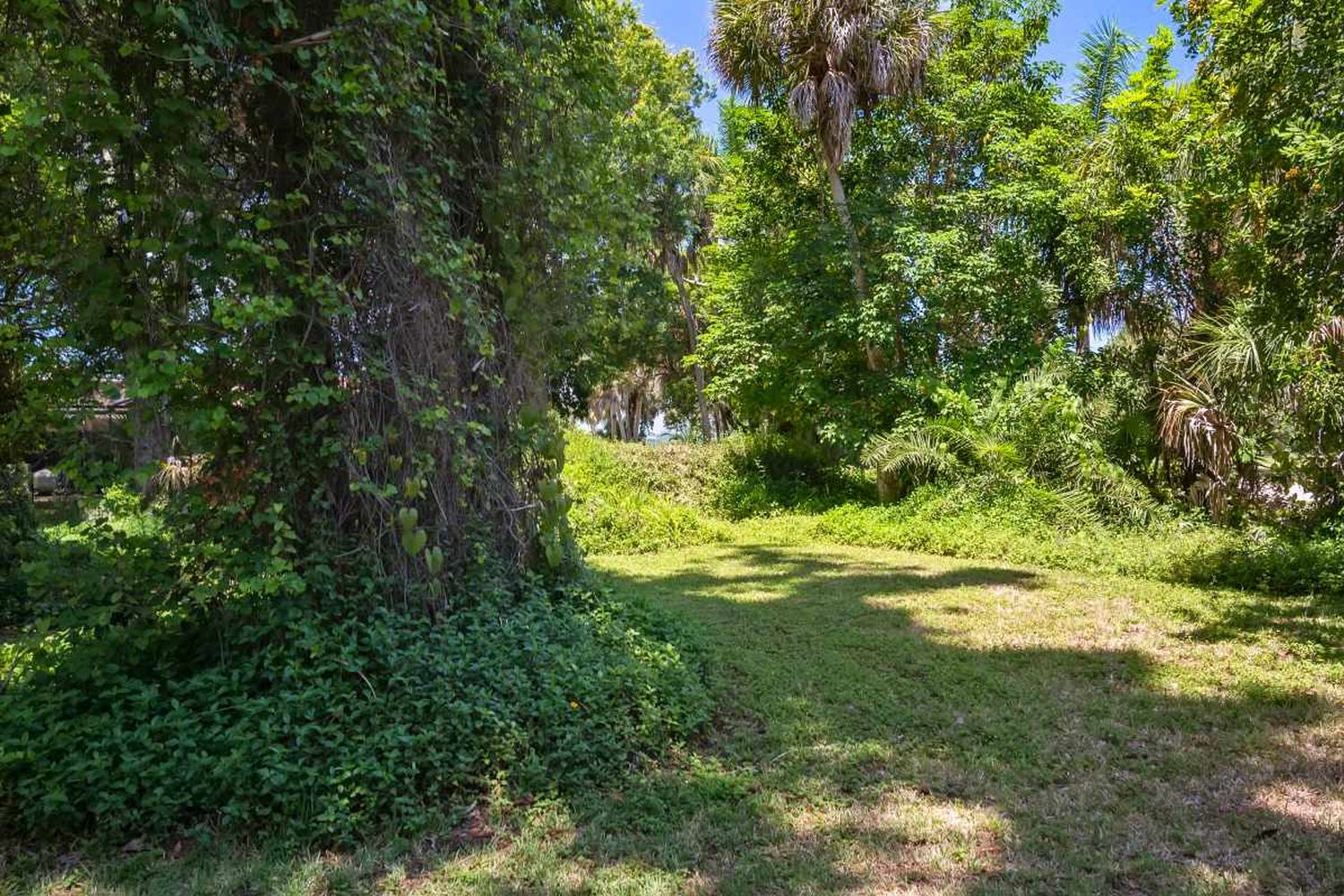 427 Woodland Dr-03755