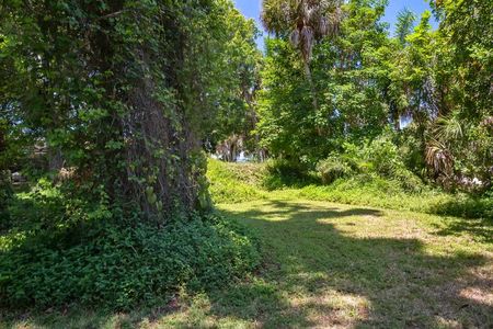 427 Woodland Dr-03755