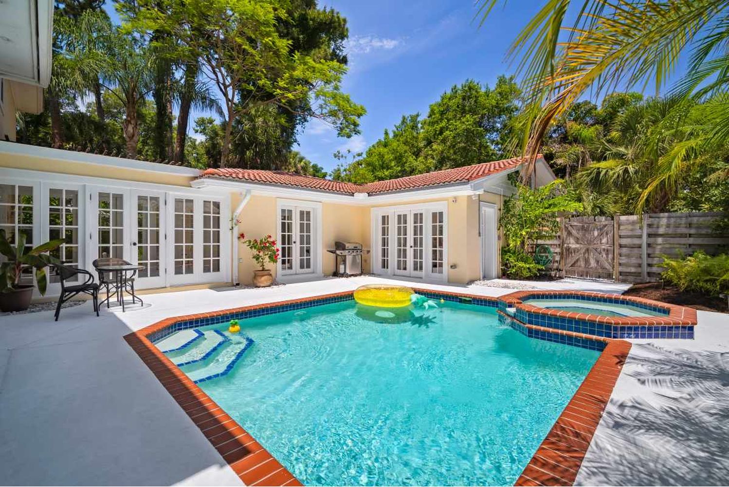 427 Woodland Dr-03788