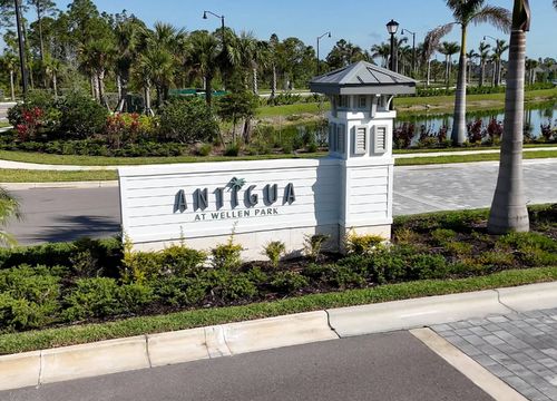 Antigua - Wellen Park
