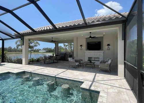 Gran-place-edgewater-casita-pool