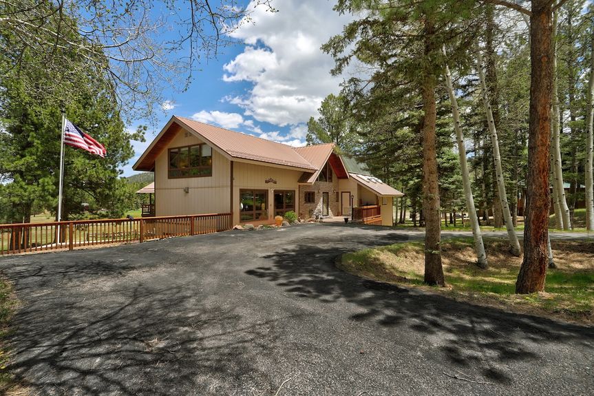 99 Lakeview Park Dr Angel Fire, NM