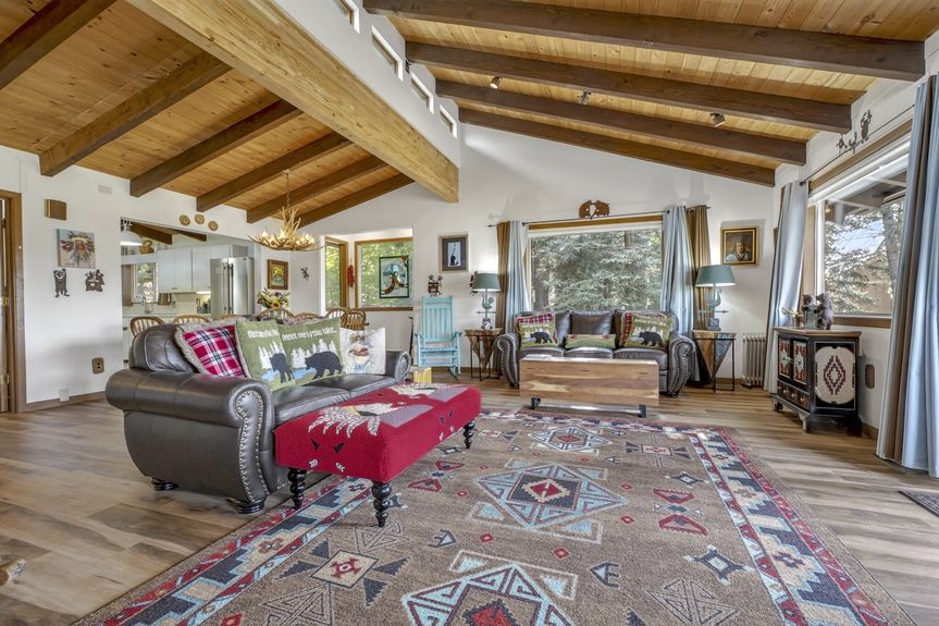 101 Lakeview Park Dr, Angel Fire, New Mexico