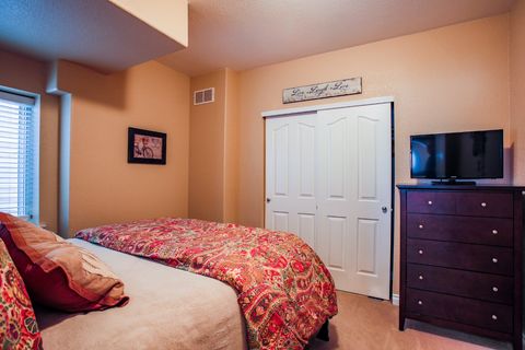 4924 Huntwick Pl HR CO_Extra-22