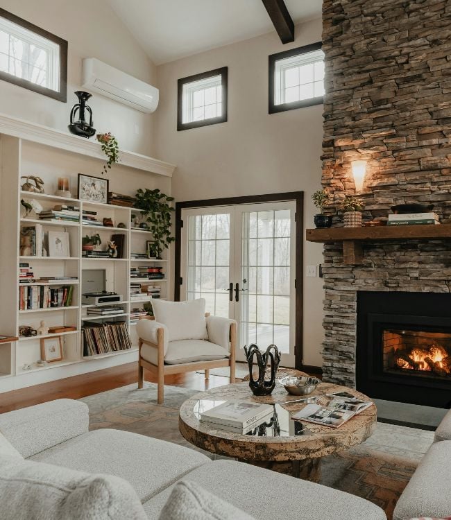 clay-banks-364plyVT2eQ-unsplash(1)