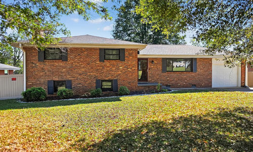 8 Phillips Dr, Fort Oglethorpe, GA 30742