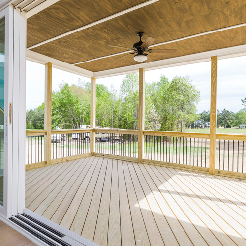 How to Identify Improperly Supported Decks and Balconies in Staten Island and Brooklyn